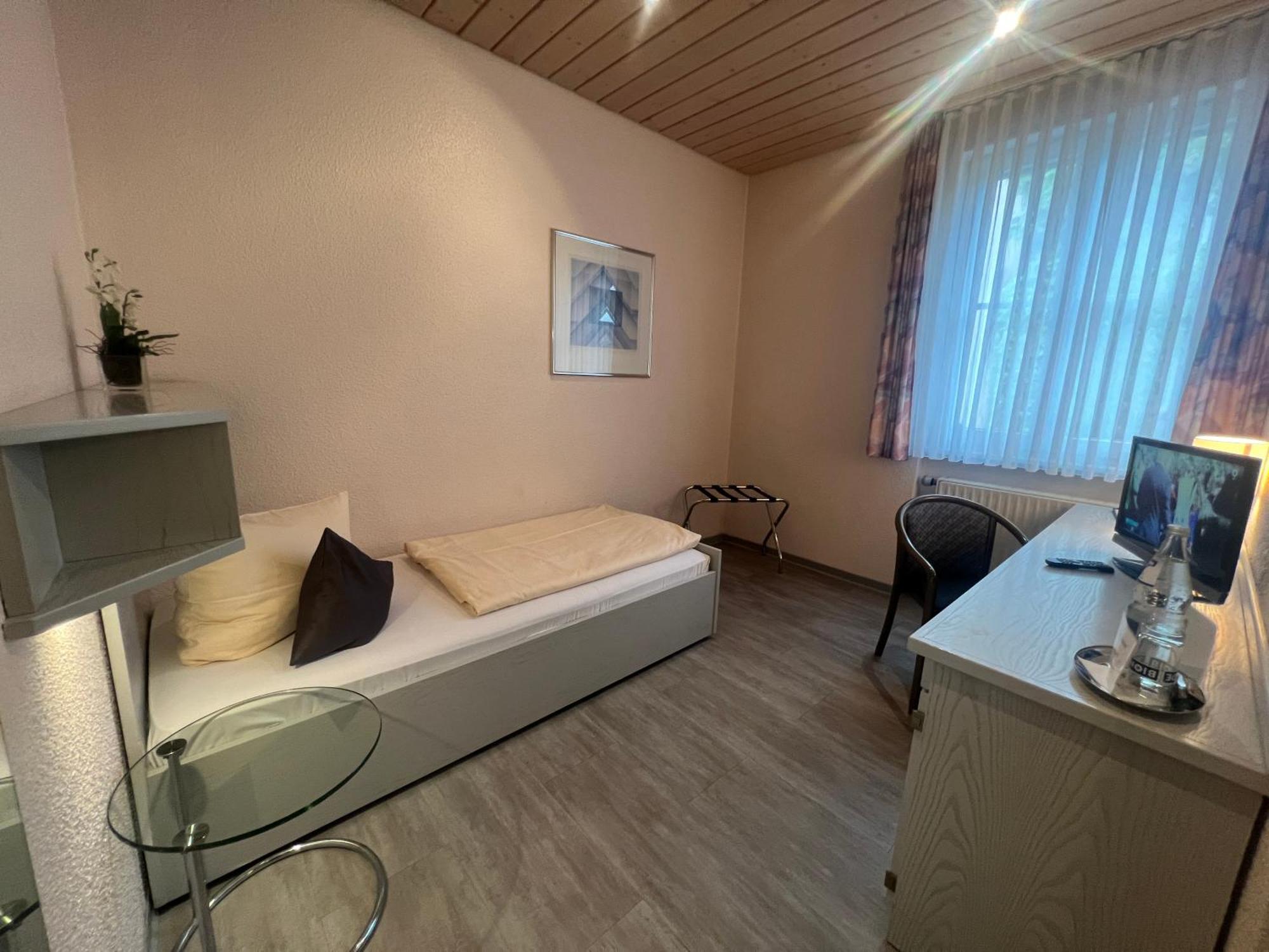 Hotel Cronberger Hof Ladenburg Buitenkant foto