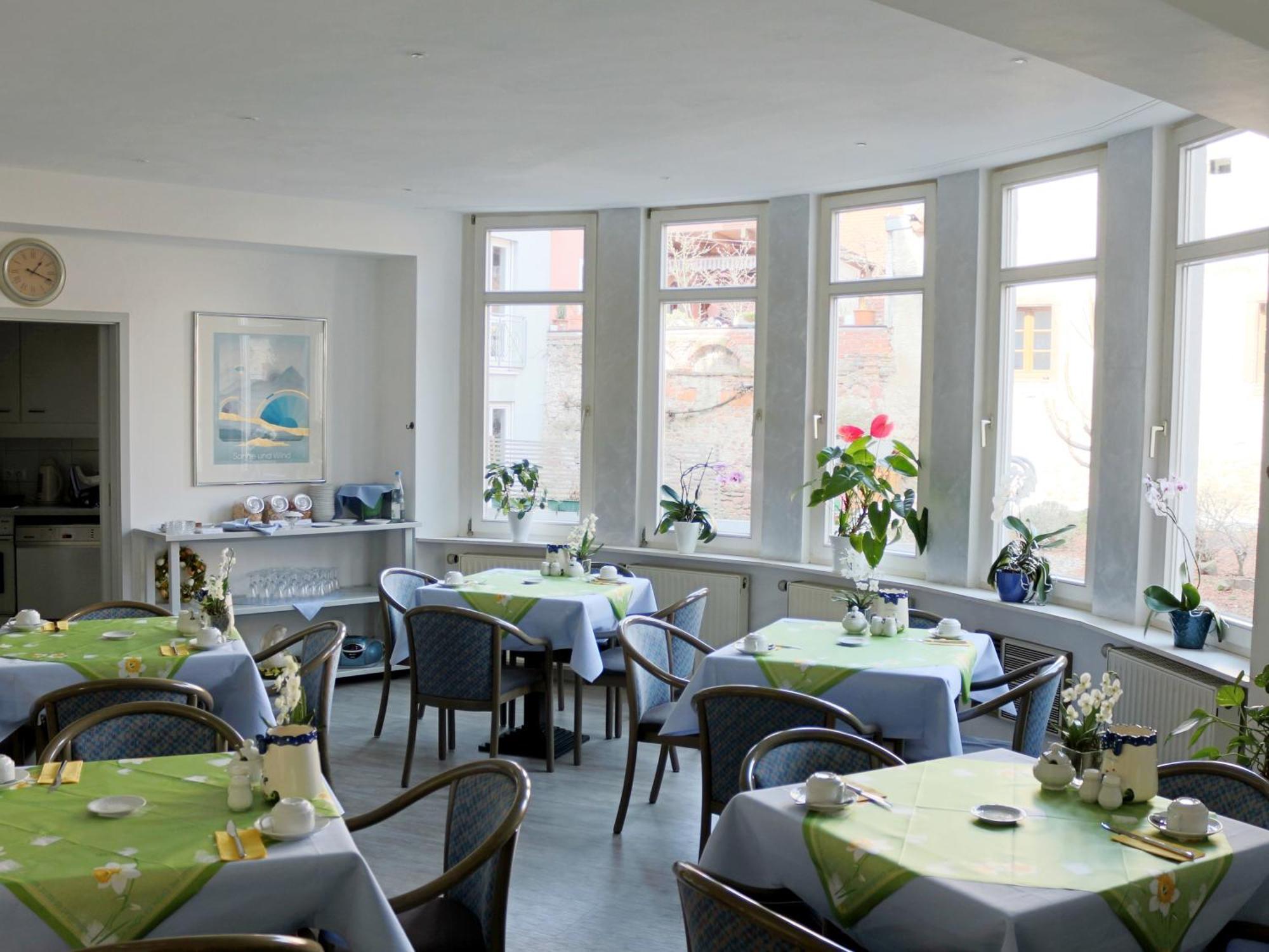 Hotel Cronberger Hof Ladenburg Buitenkant foto