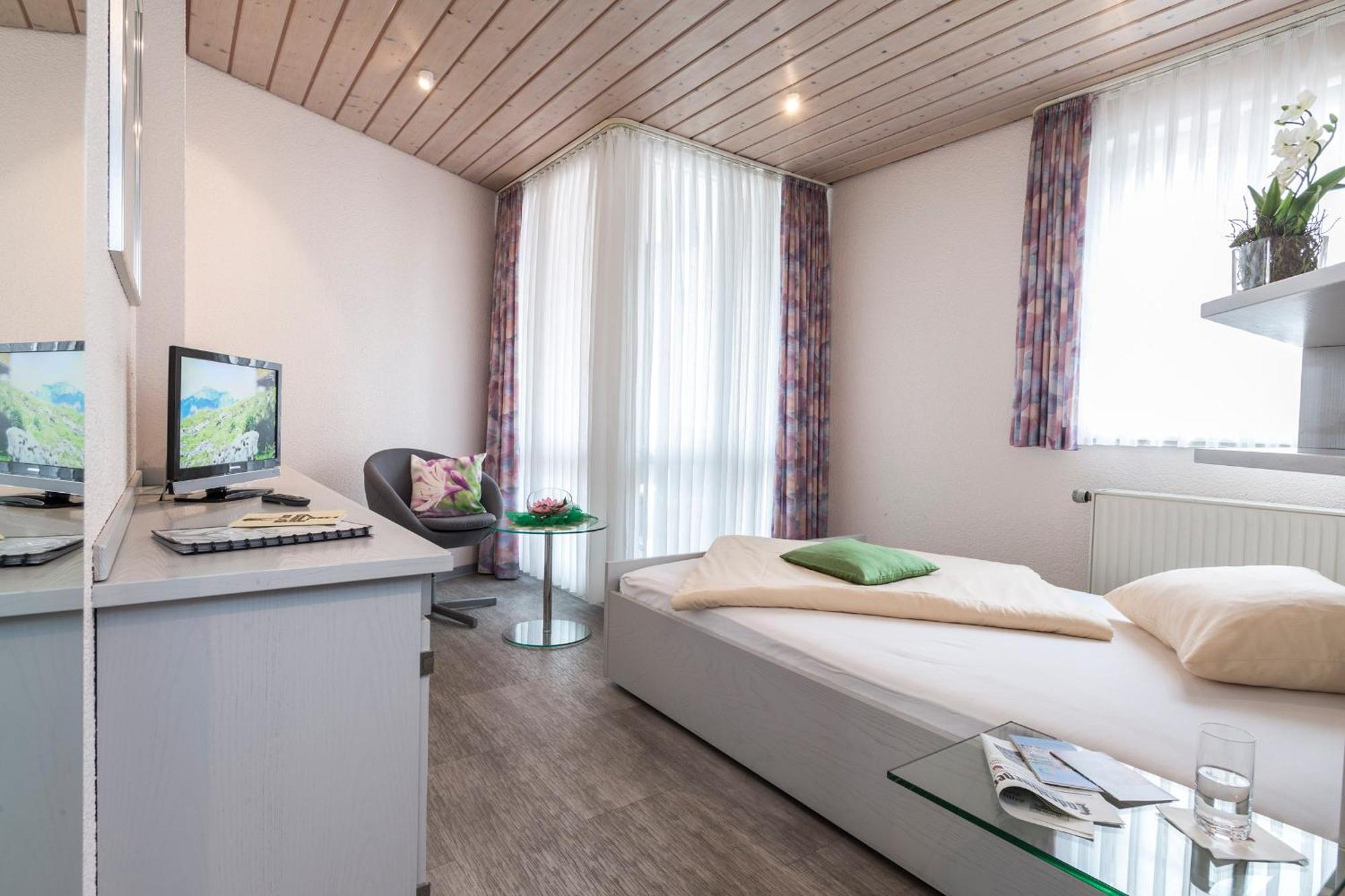 Hotel Cronberger Hof Ladenburg Buitenkant foto