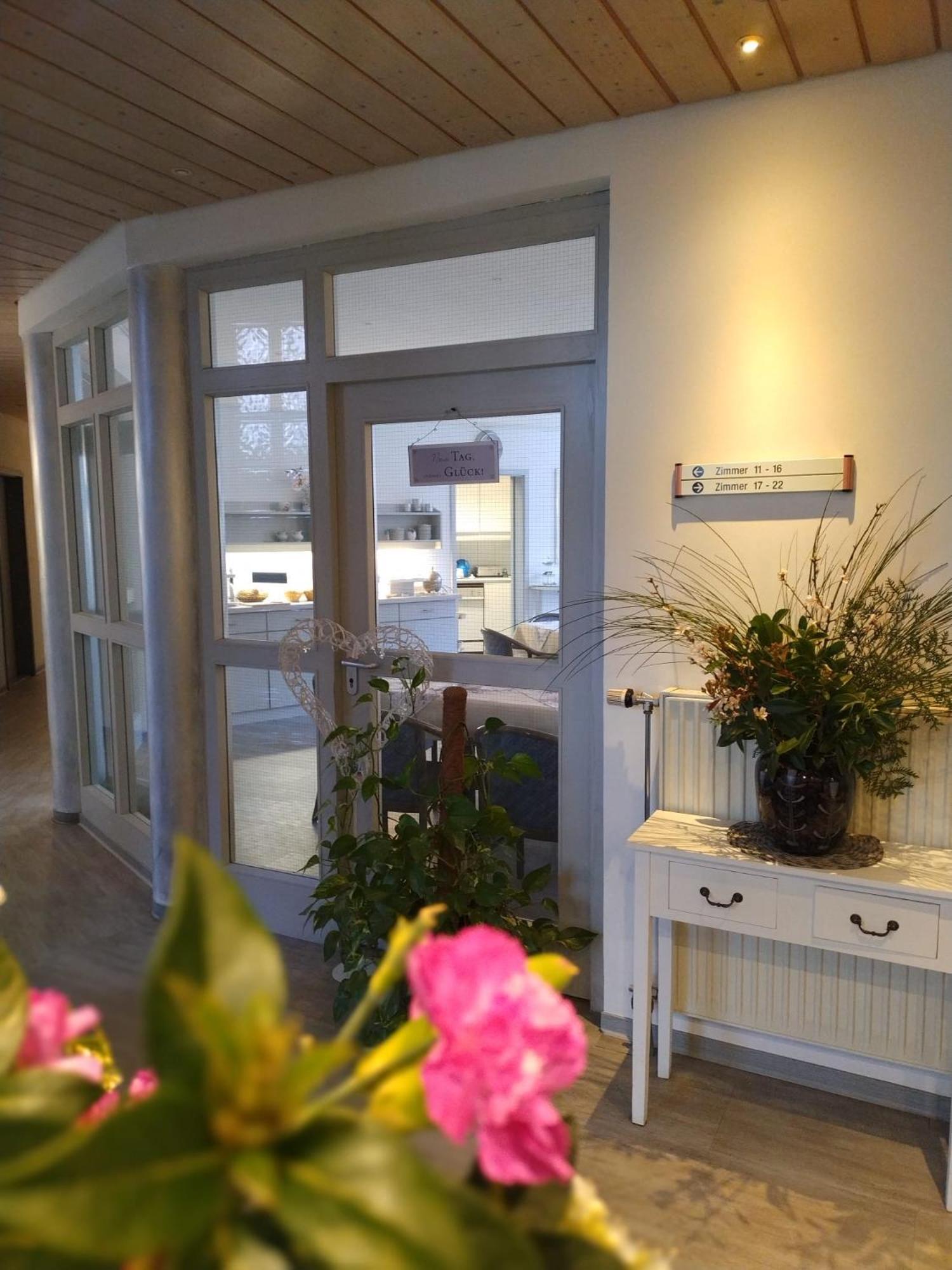 Hotel Cronberger Hof Ladenburg Buitenkant foto